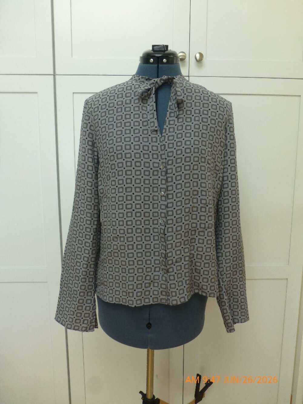 Max Studio 100% Silk Blouse Geometric size L Work Business
